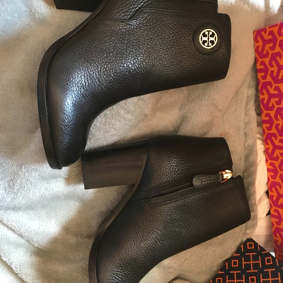 Brand new Tory Burch heeled boots - Picture 4 of 6